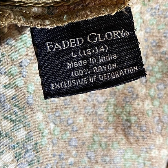 Faded glory sz-12/14, pheasant top- subtle colors, faux buttons, pleated bodice - Picture 14 of 16